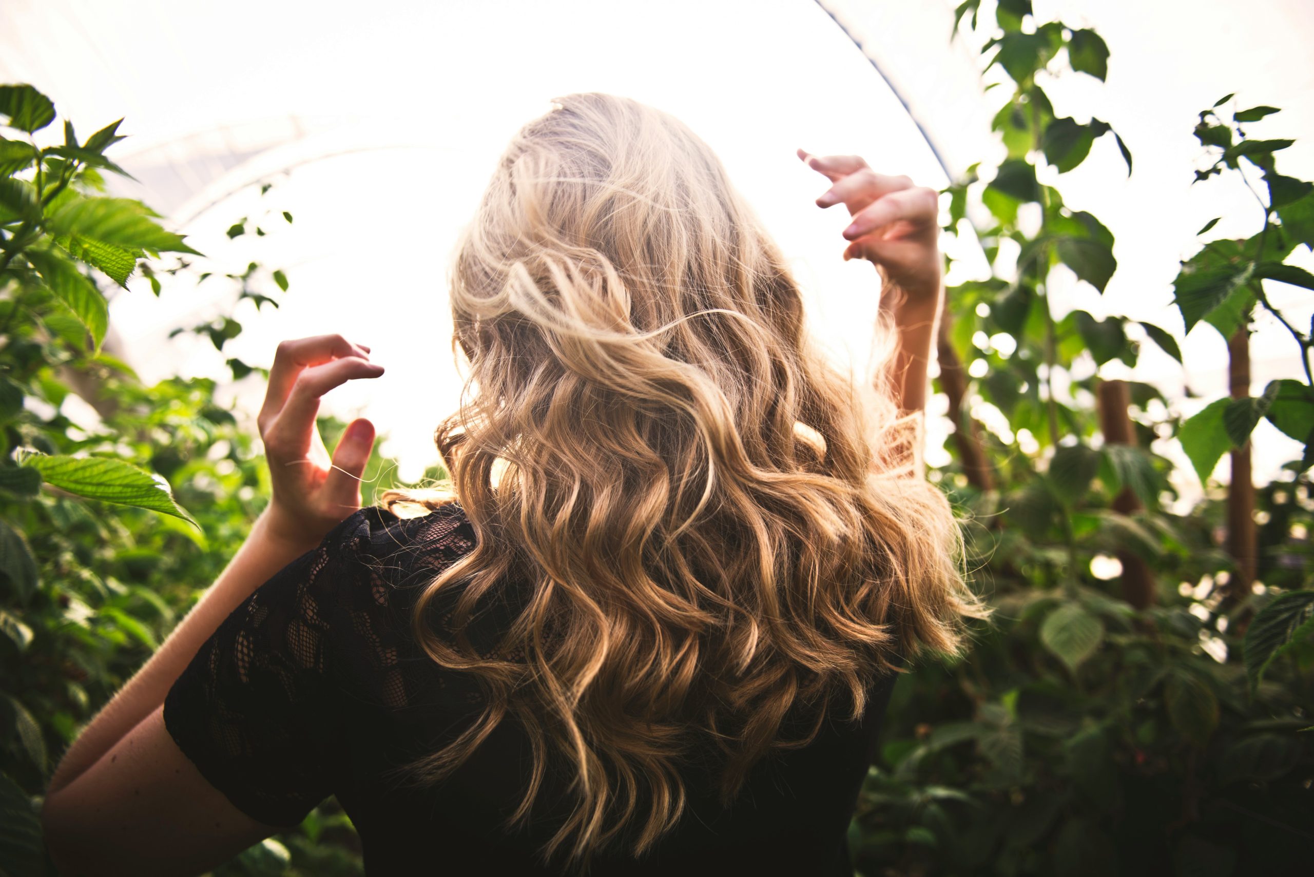 Why Consulting a Salon is Essential for Healthy and Hydrated Hair
